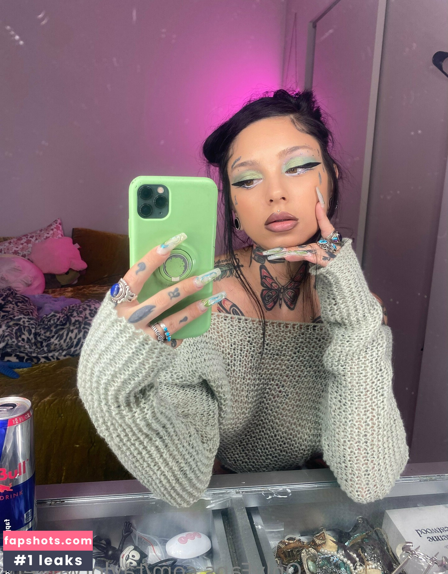 Taylor White gallery photo #83