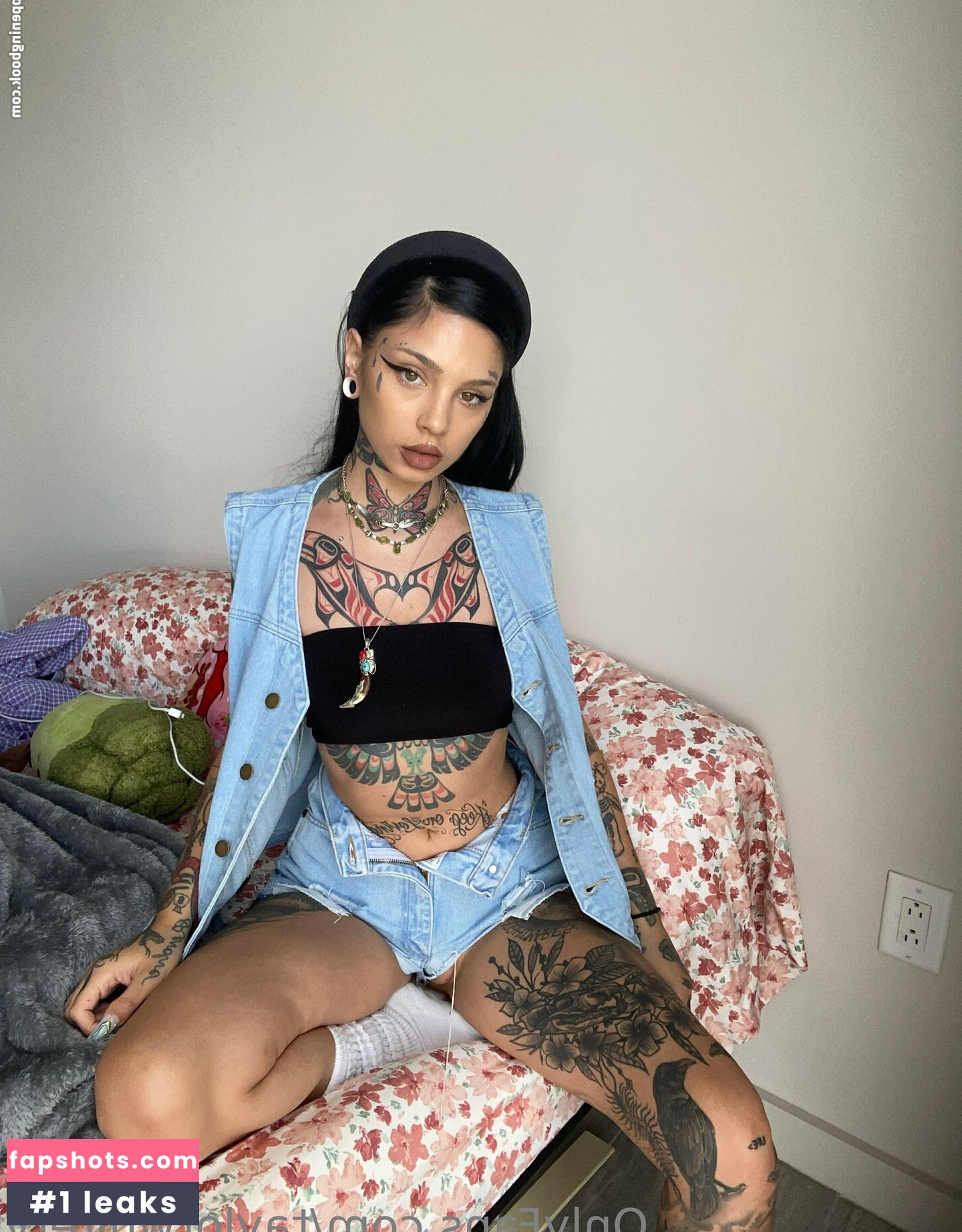 Taylor White gallery photo #88