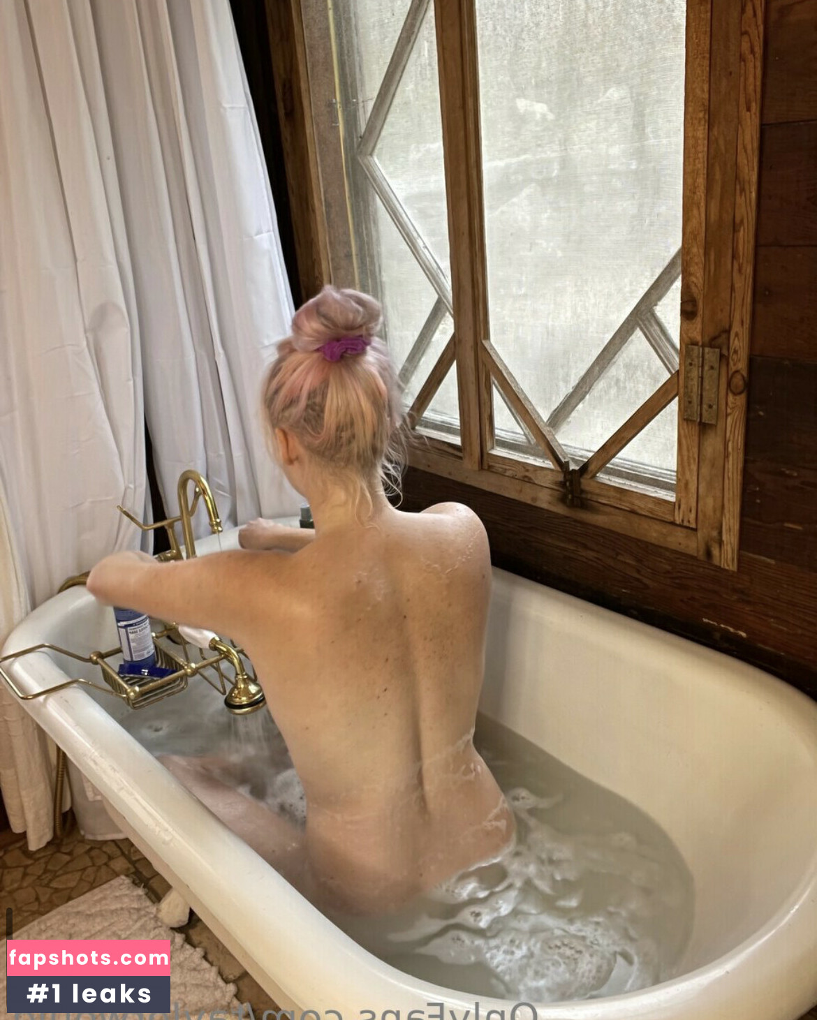 TaylorWould gallery photo #90