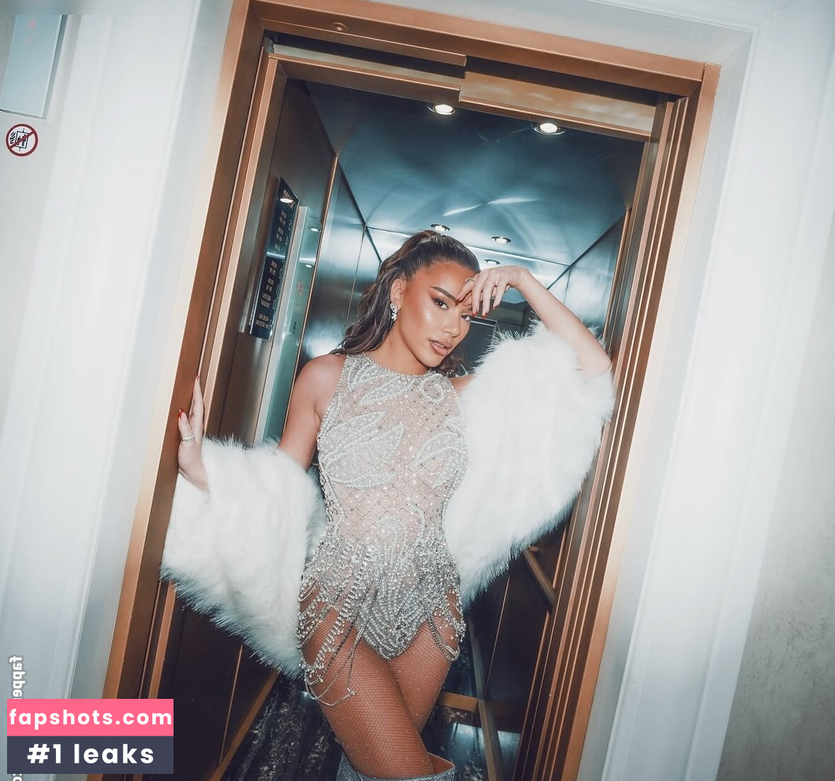 Tayna gallery photo #13