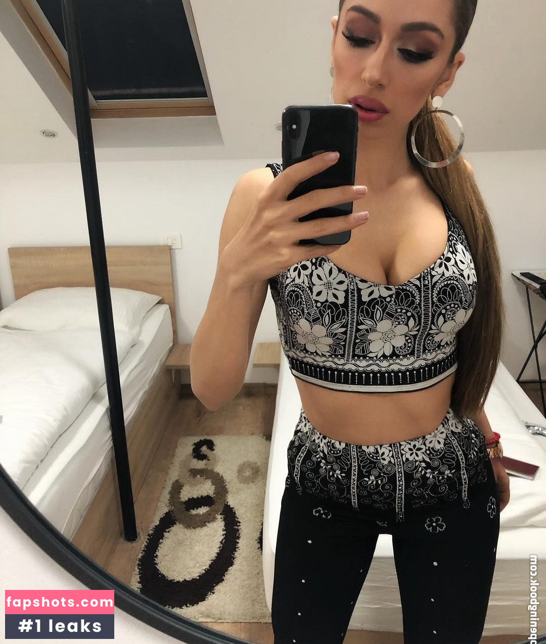 Tea Tairovic gallery photo #31