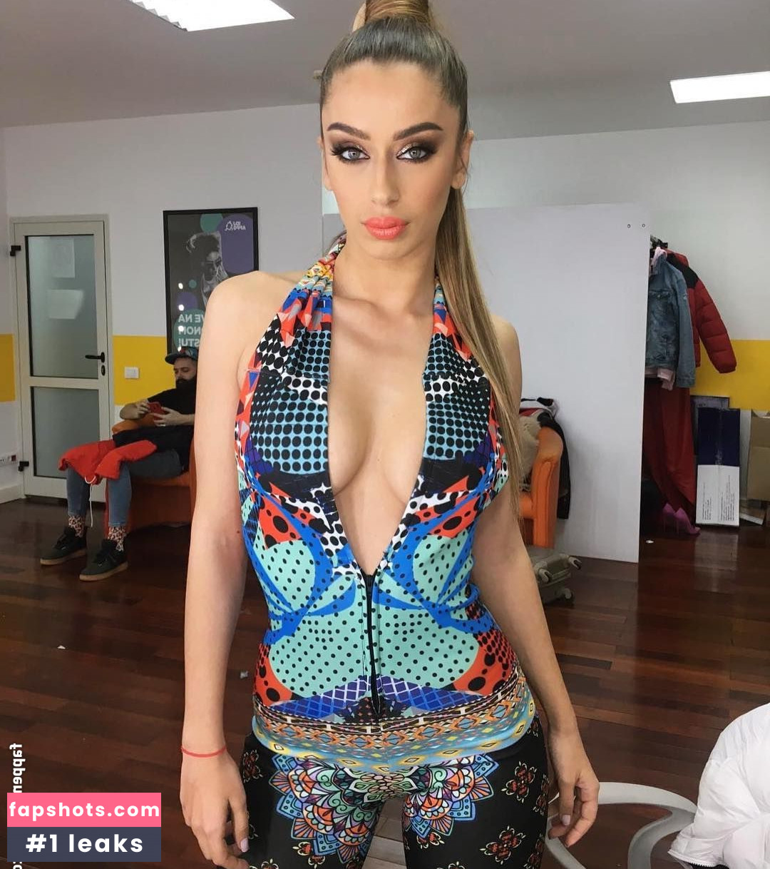 Tea Tairovic gallery photo #32