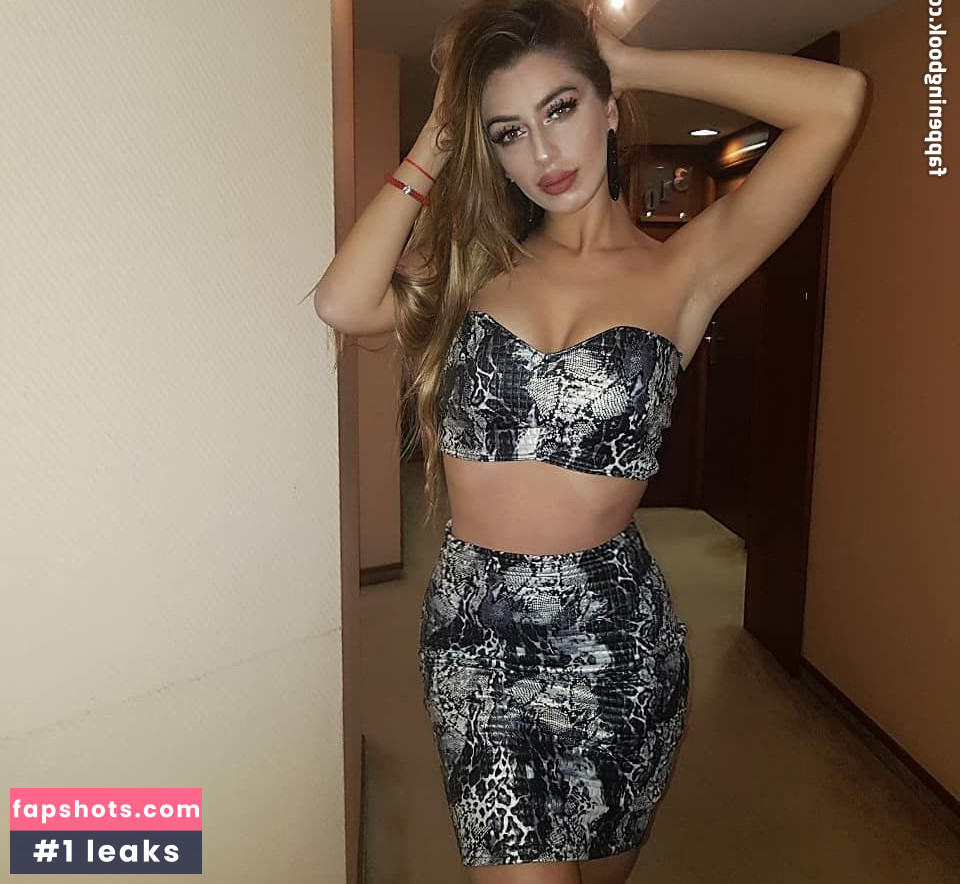 Tea Tairovic gallery photo #10