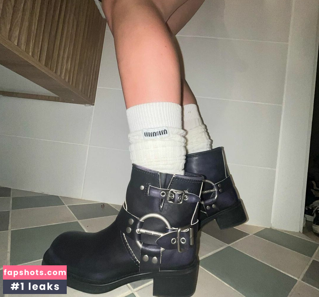 Teagan Croft gallery photo #15