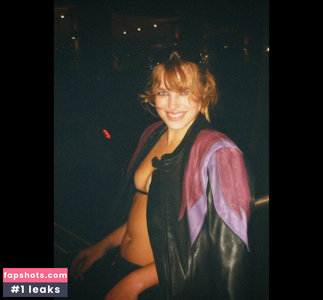 Teagan Croft gallery photo #22