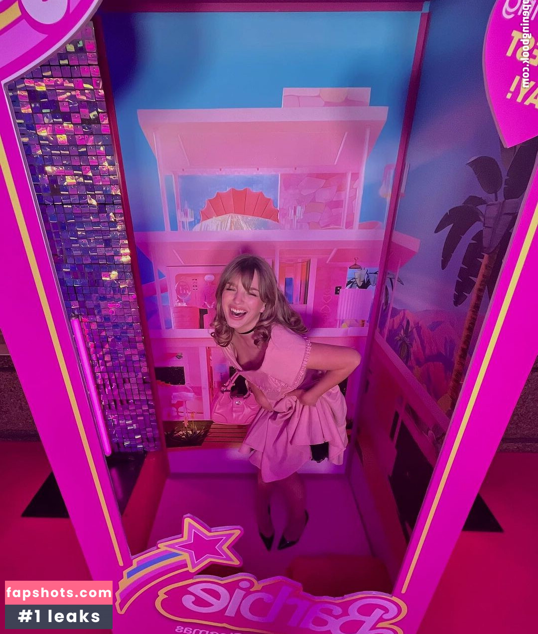 Teagan Croft gallery photo #29