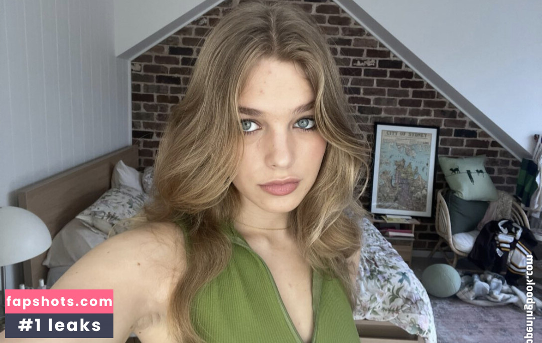 Teagan Croft gallery photo #33