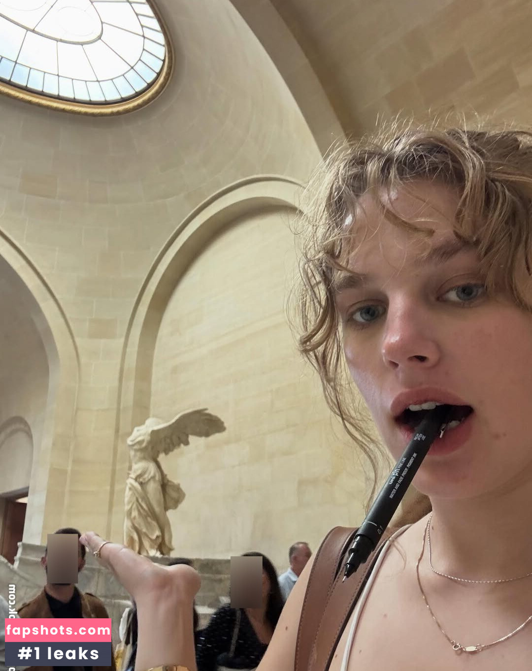 Teagan Croft gallery photo #6