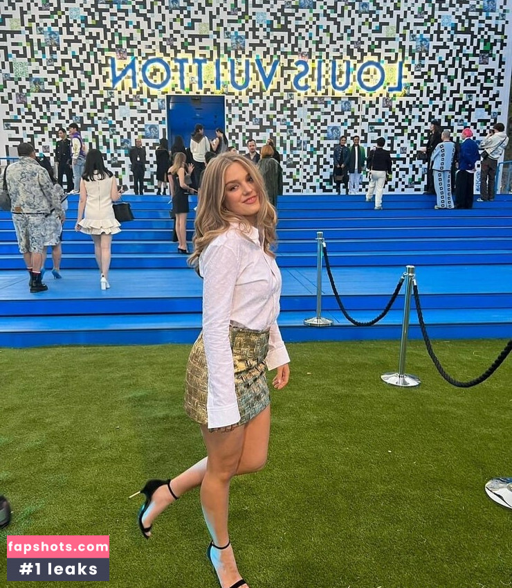 Teagan Croft gallery photo #62