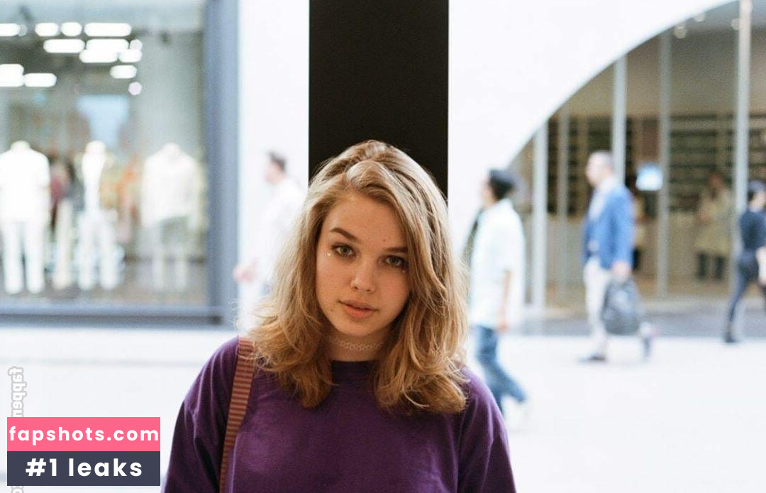 Teagan Croft gallery photo #73