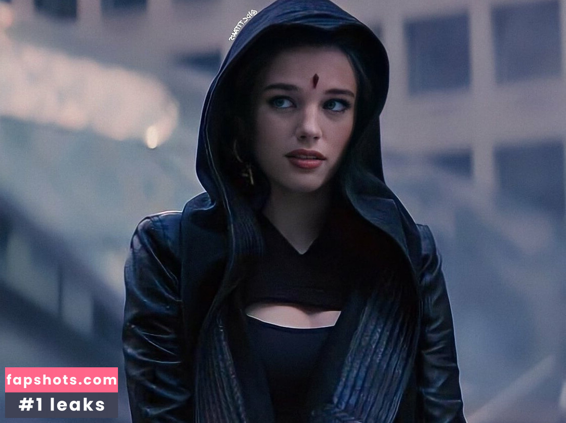 Teagan Croft gallery photo #79