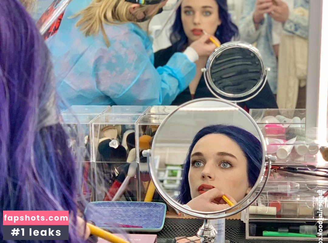 Teagan Croft gallery photo #88