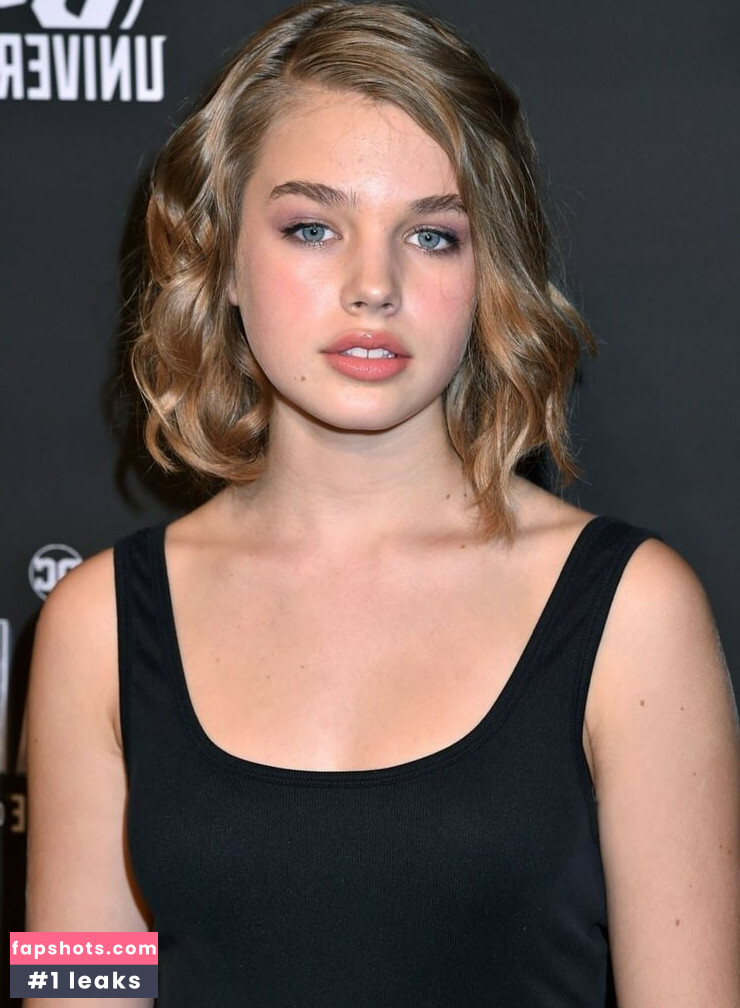 Teagan Croft gallery photo #98