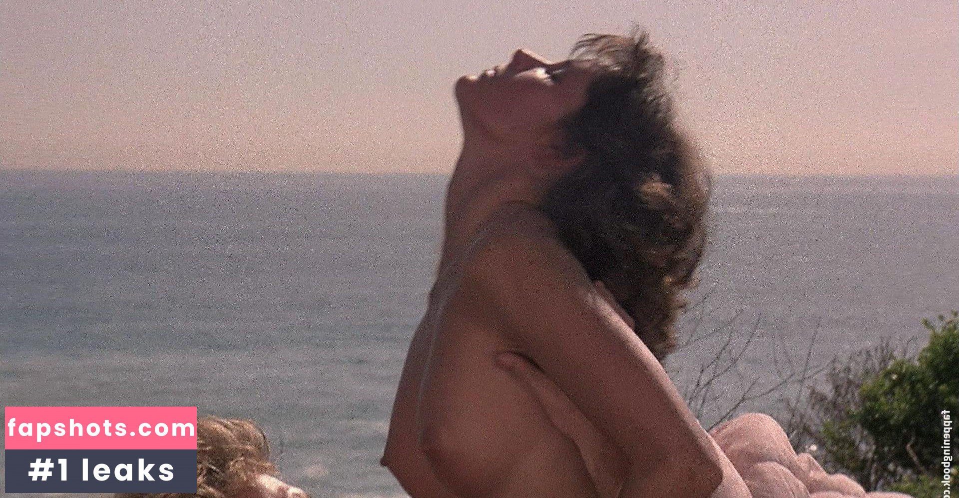 Teal Roberts gallery photo #9