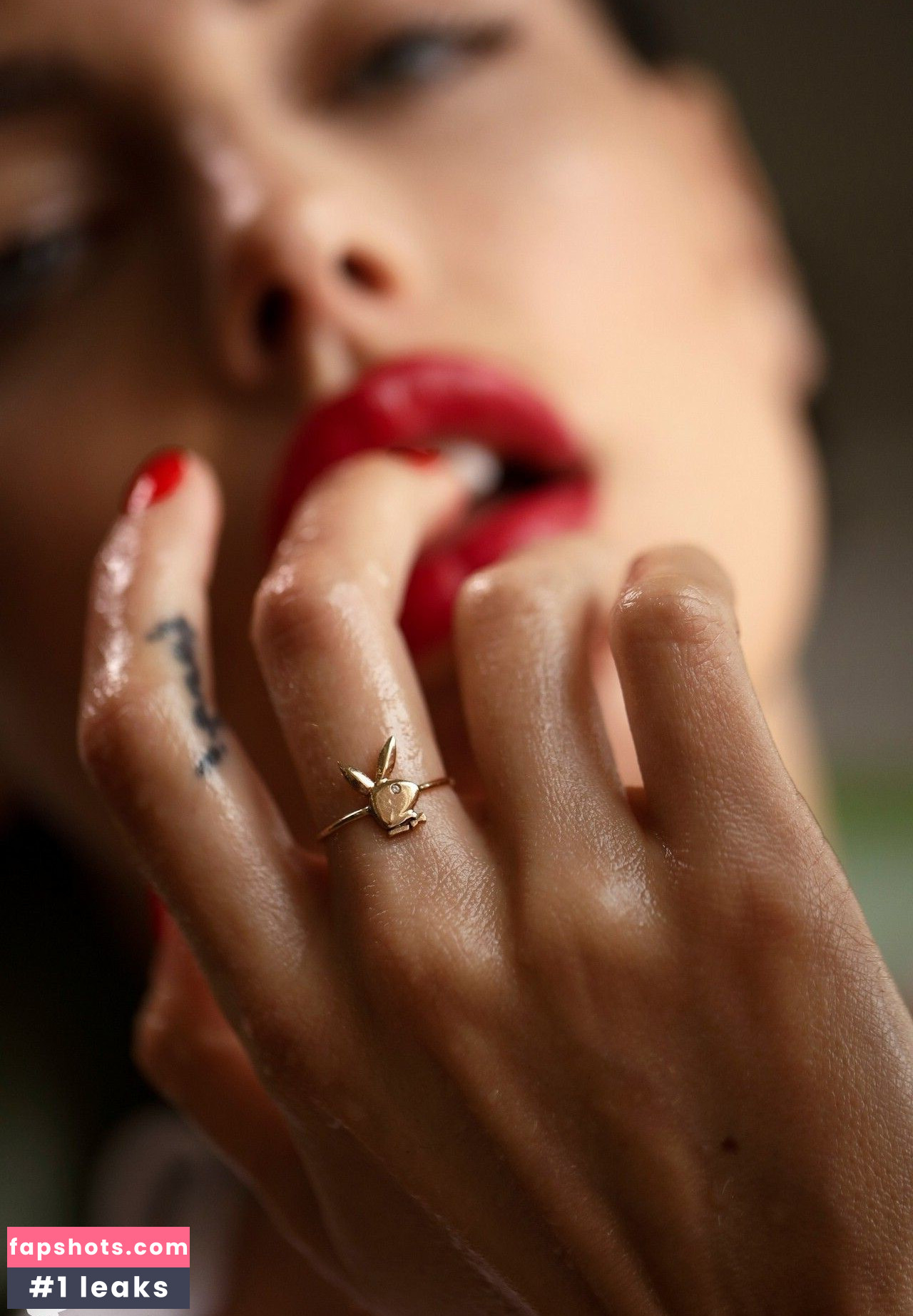 Teela LaRoux gallery photo #35