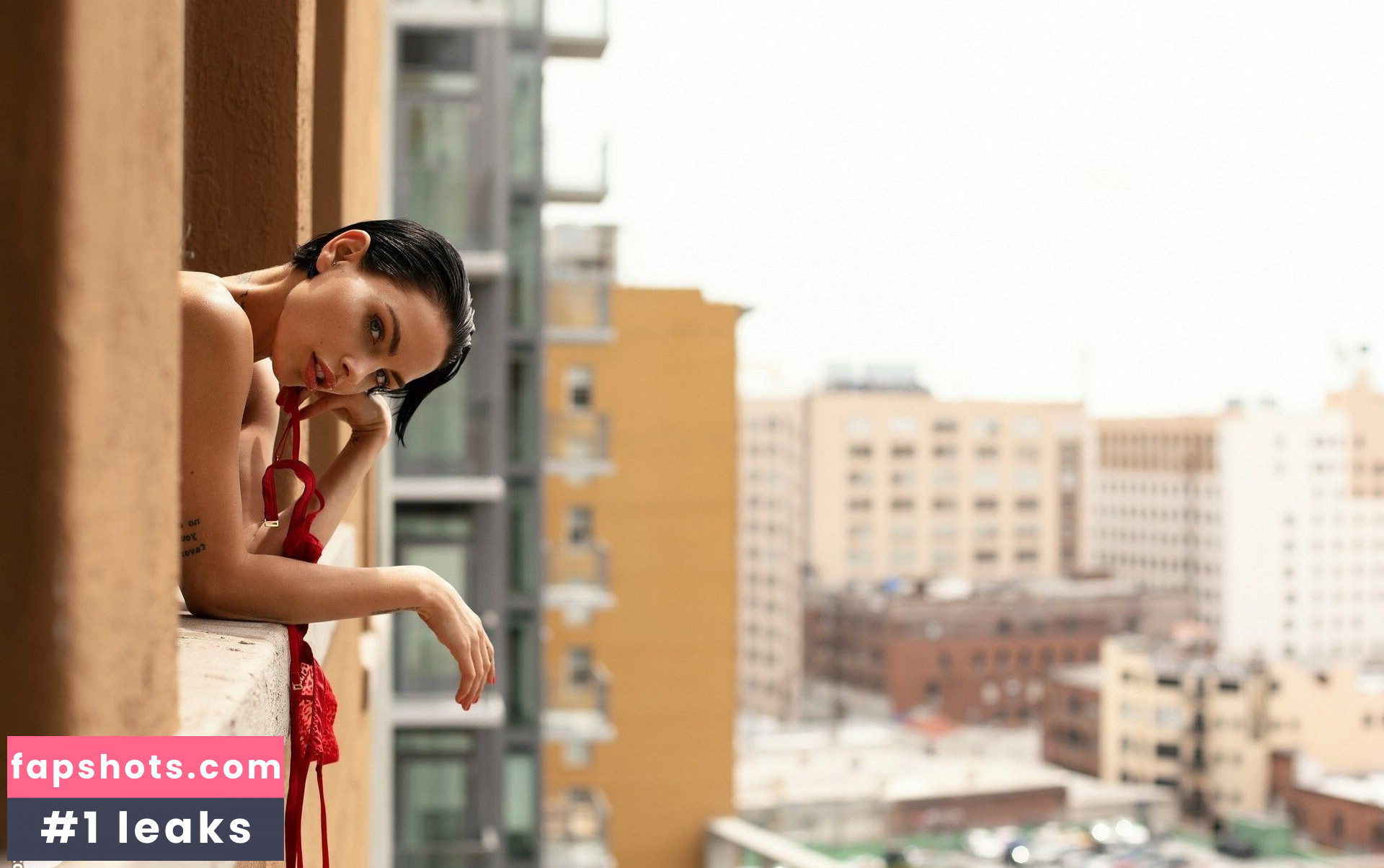 Teela LaRoux gallery photo #38