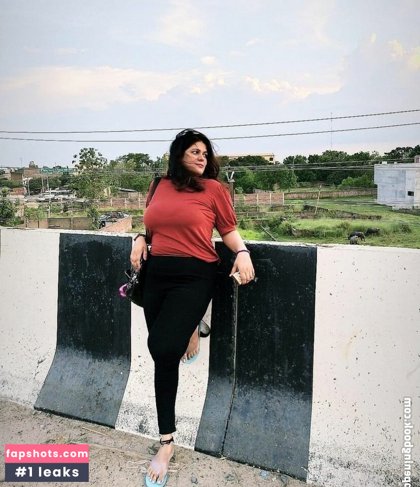 tejaswi_pandeyy gallery photo #11