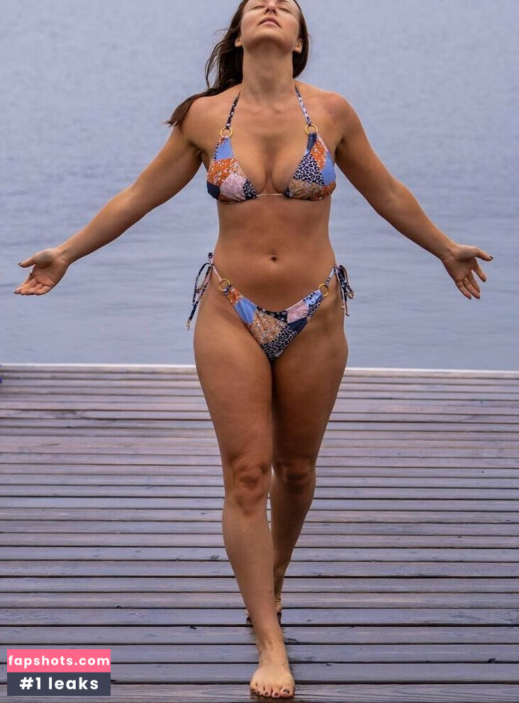 Tenille Dashwood gallery photo #14