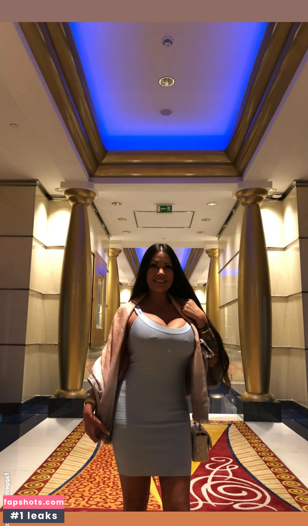 Teresa Bond gallery photo #17