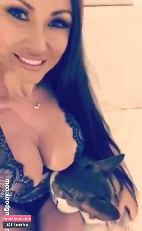 Teresa Bond gallery photo #28