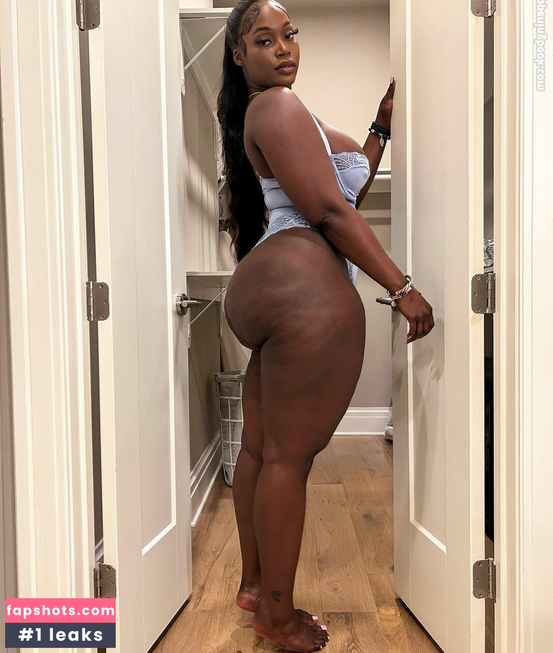 Teresa Lavae gallery photo #48