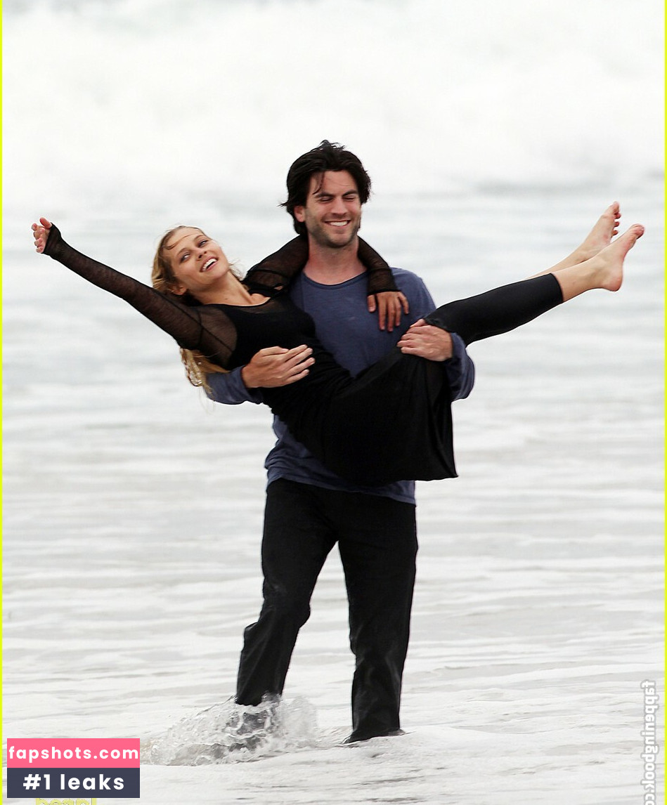 Teresa Palmer gallery photo #9