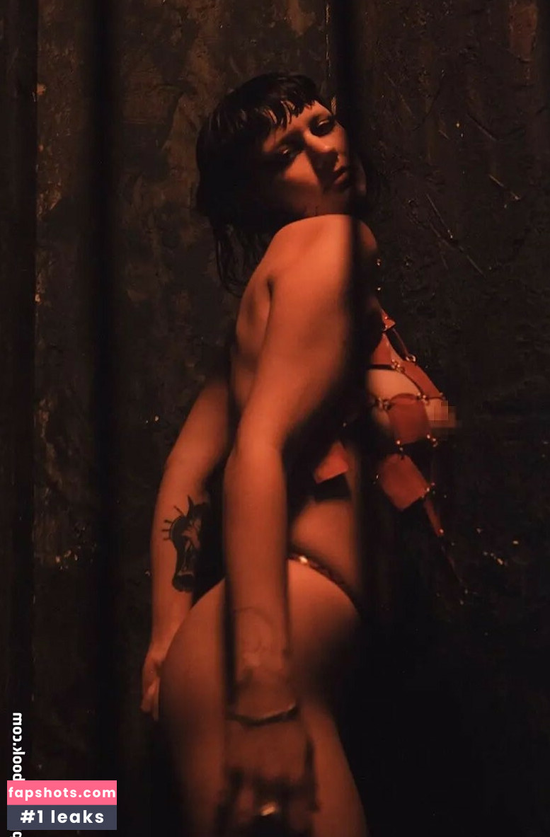 Terese Aguado gallery photo #12