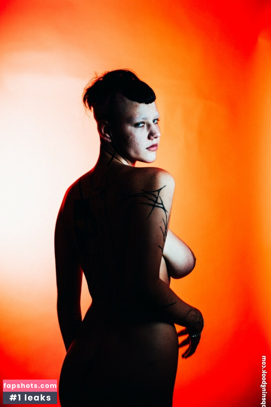 Terese Aguado gallery photo #20