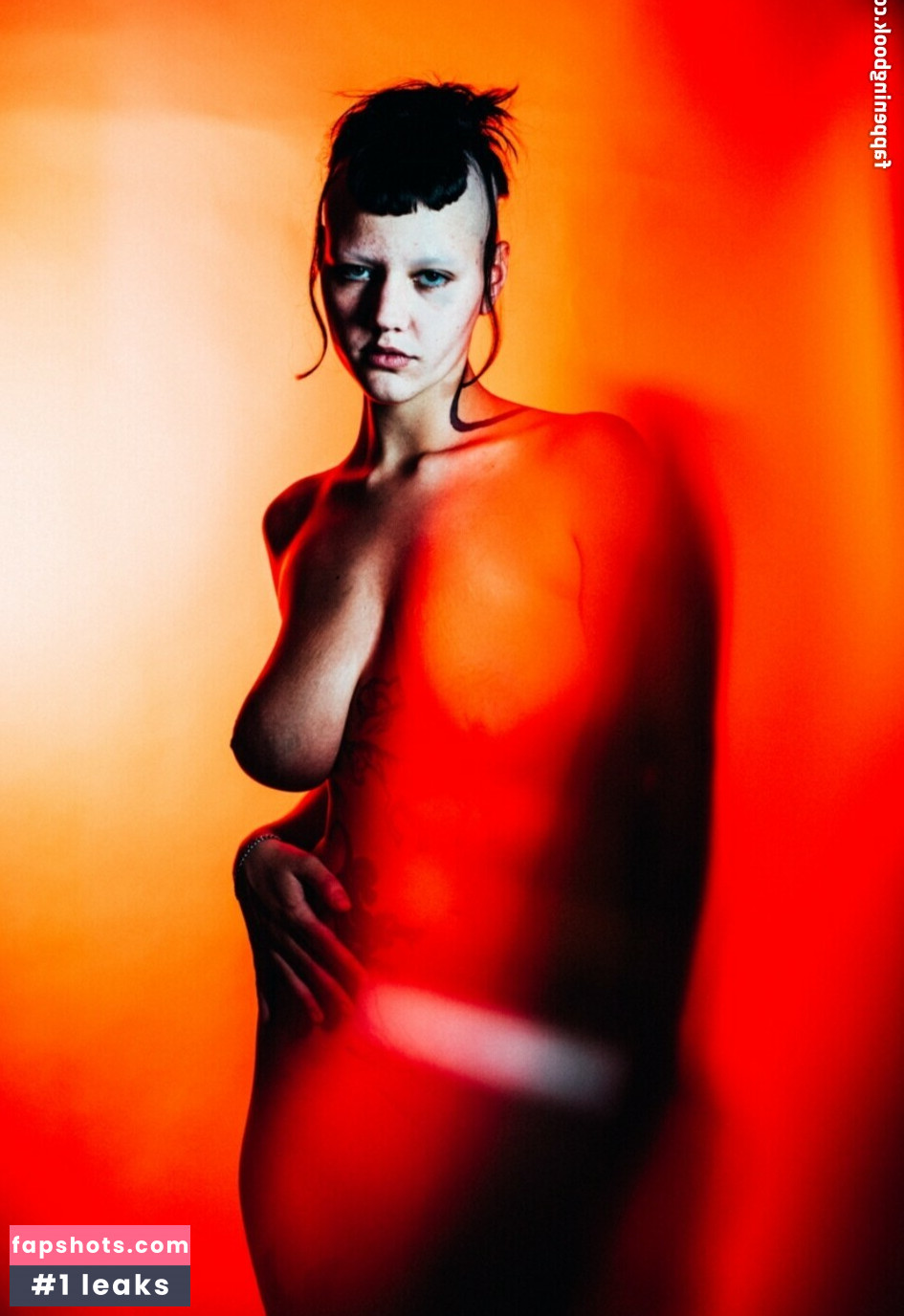 Terese Aguado gallery photo #21