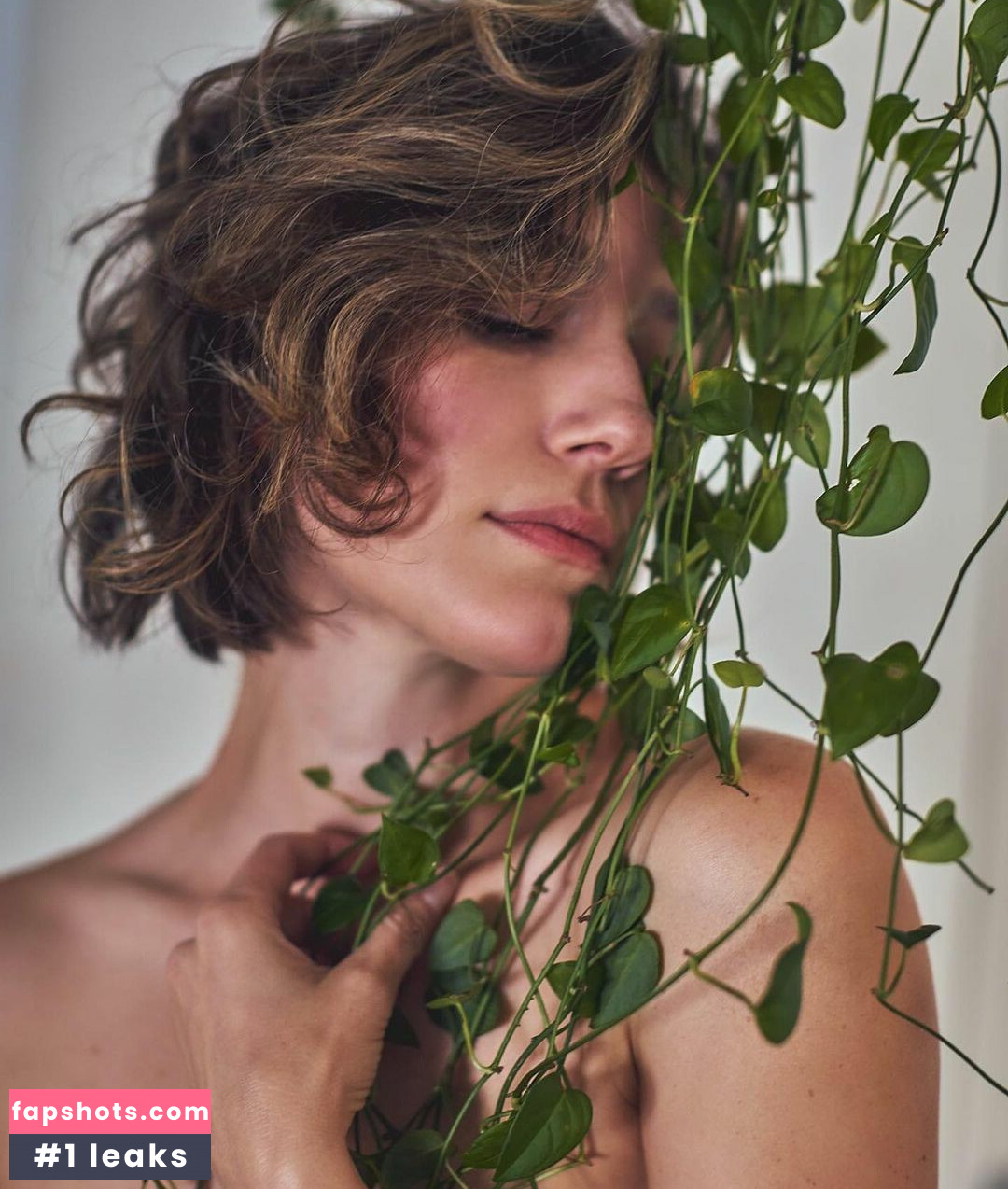 Teri Wyble gallery photo #25