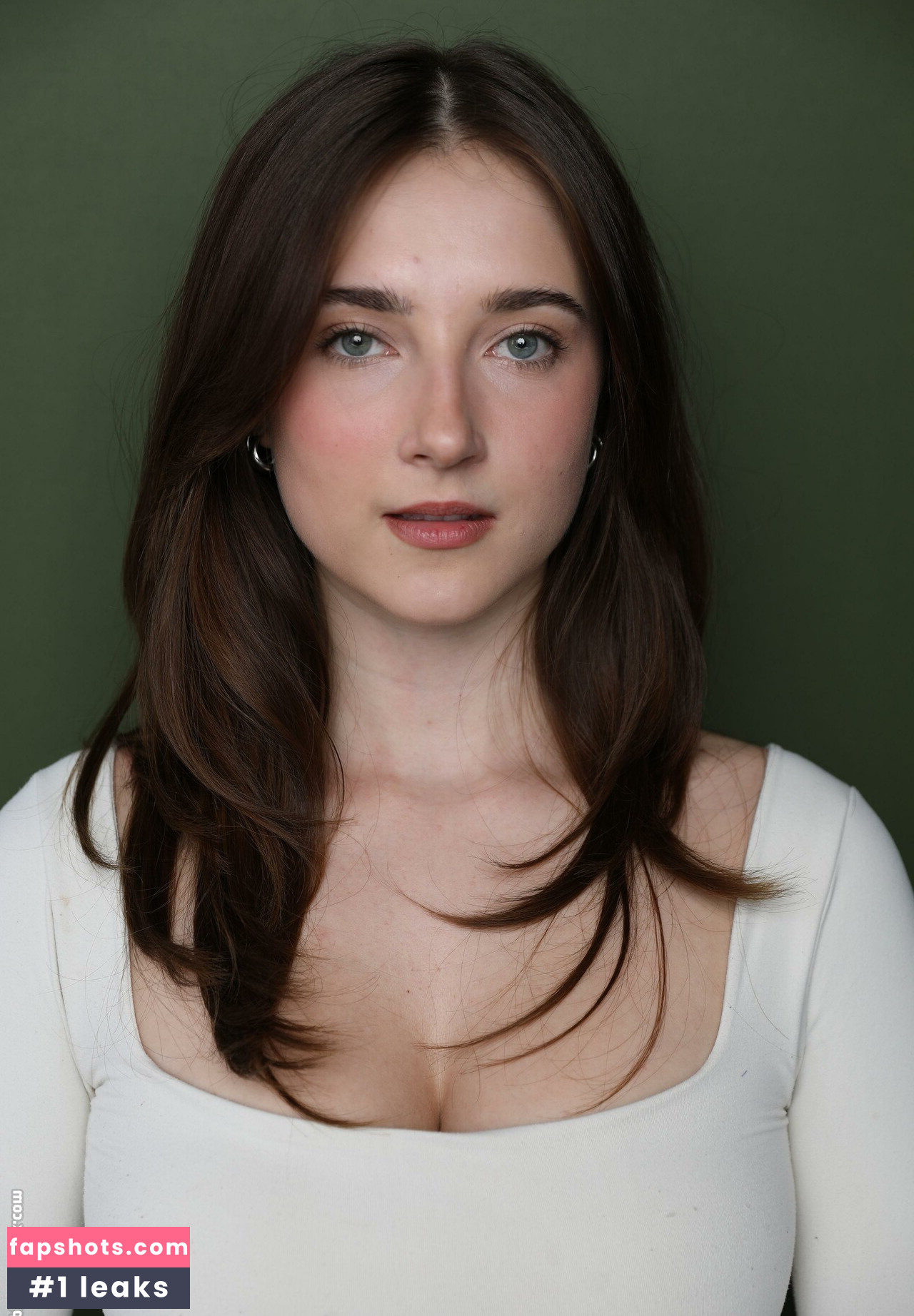 Tess Dinerstein gallery photo #4