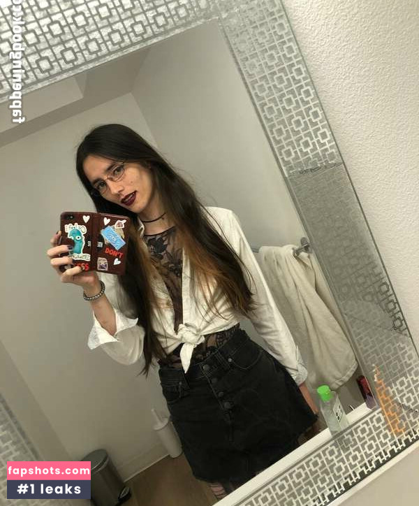 tess gallery photo #2