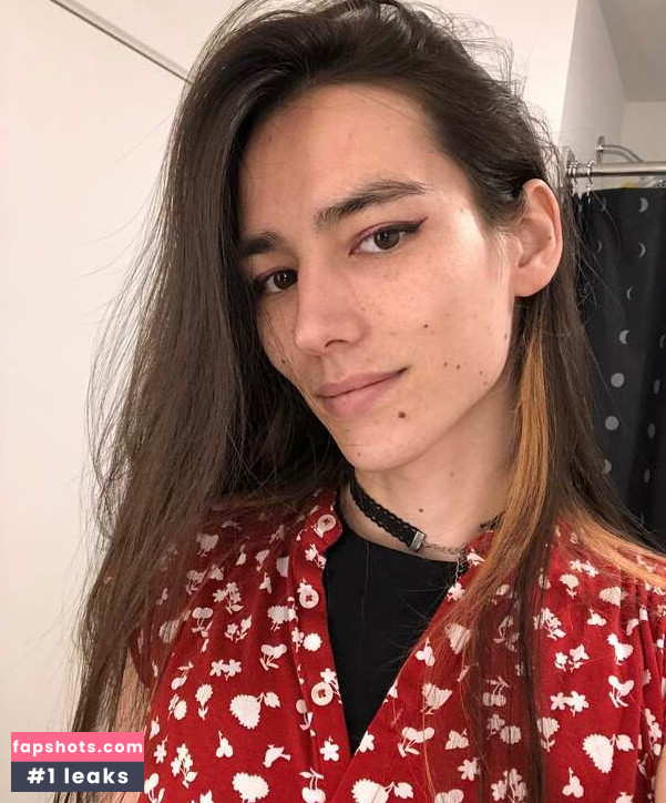 tess gallery photo #11