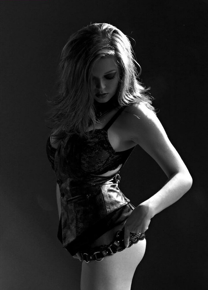 tessa-fowler gallery photo #1874