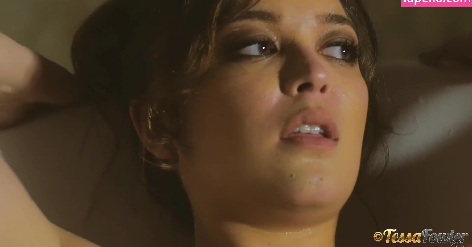 tessa-fowler gallery photo #2032