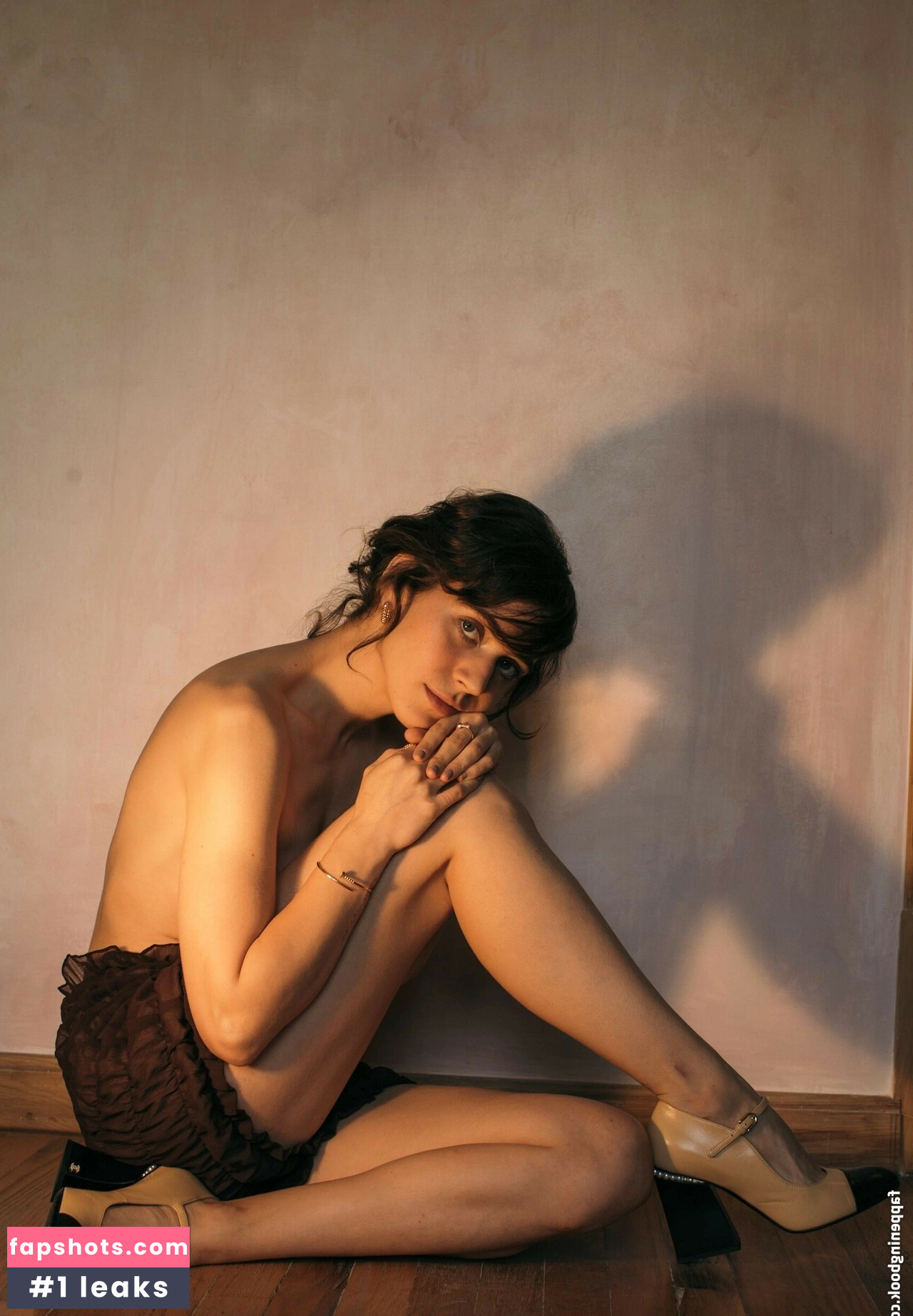 Tessa Ia gallery photo #4