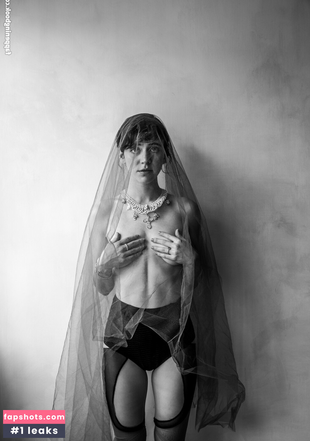 Tessa Ia gallery photo #8