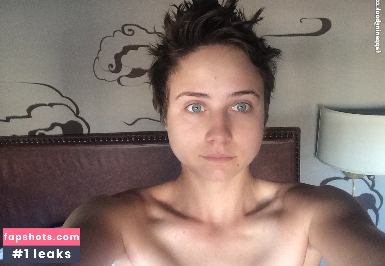 Tessa James gallery photo #17