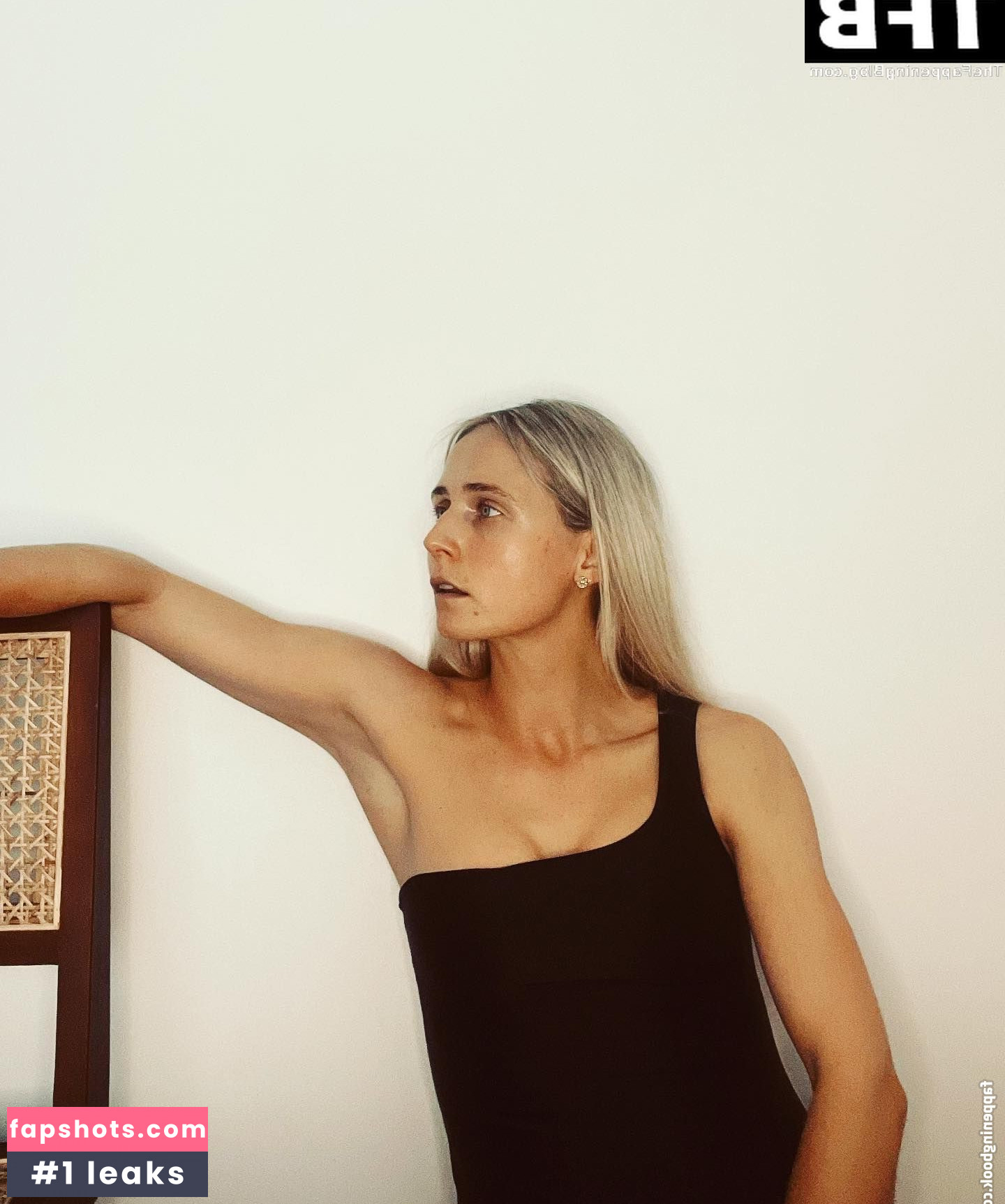 Tessa James gallery photo #9