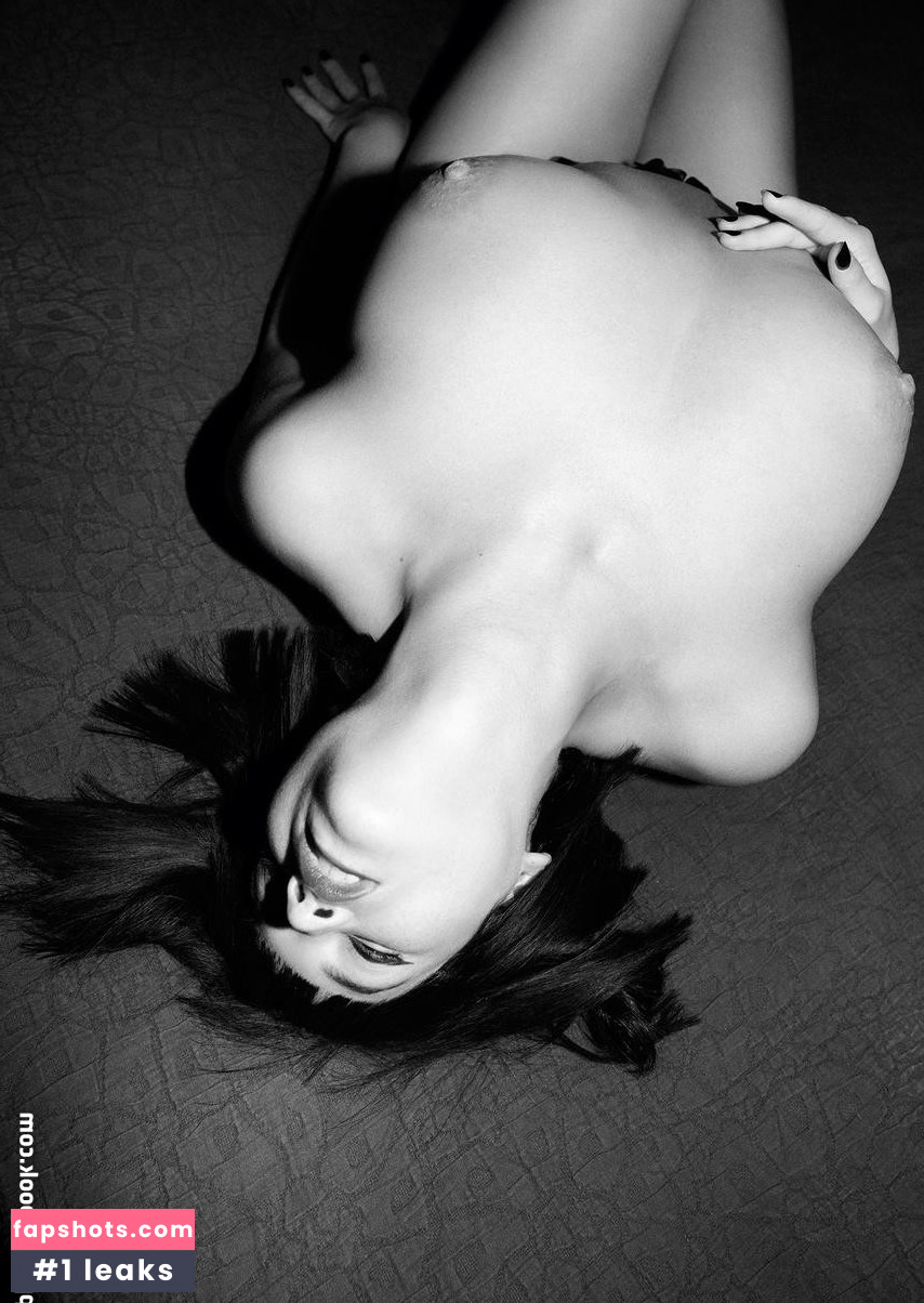 Tessa Kuragi gallery photo #6