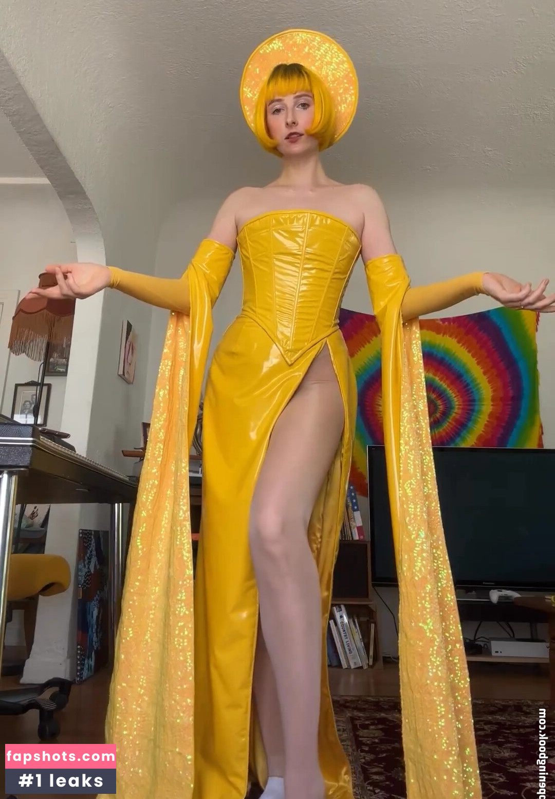 Tessa Violet gallery photo #4