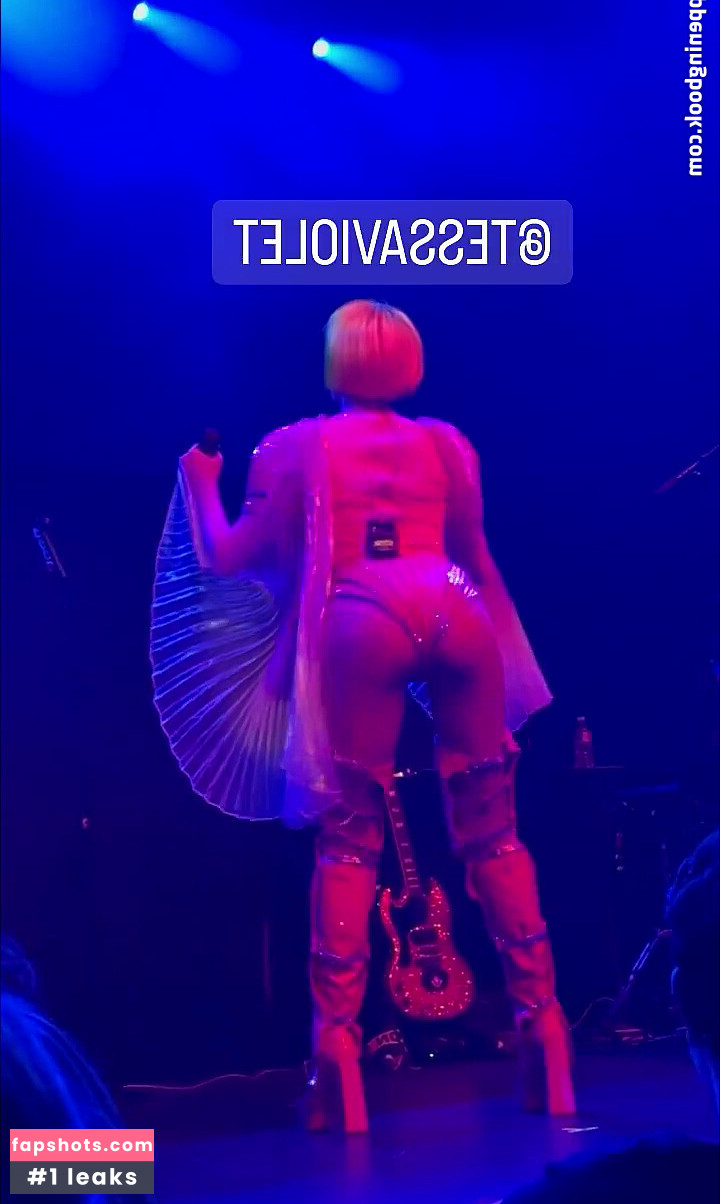 Tessa Violet gallery photo #8