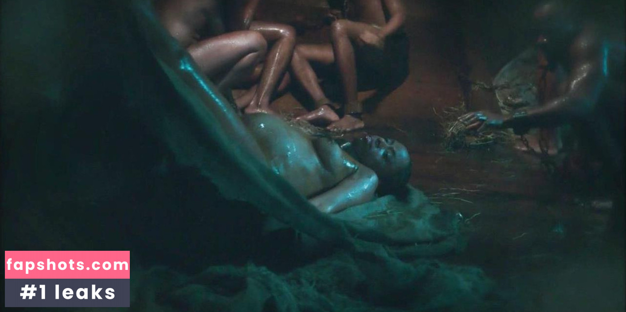 Tetchena Bellange gallery photo #5