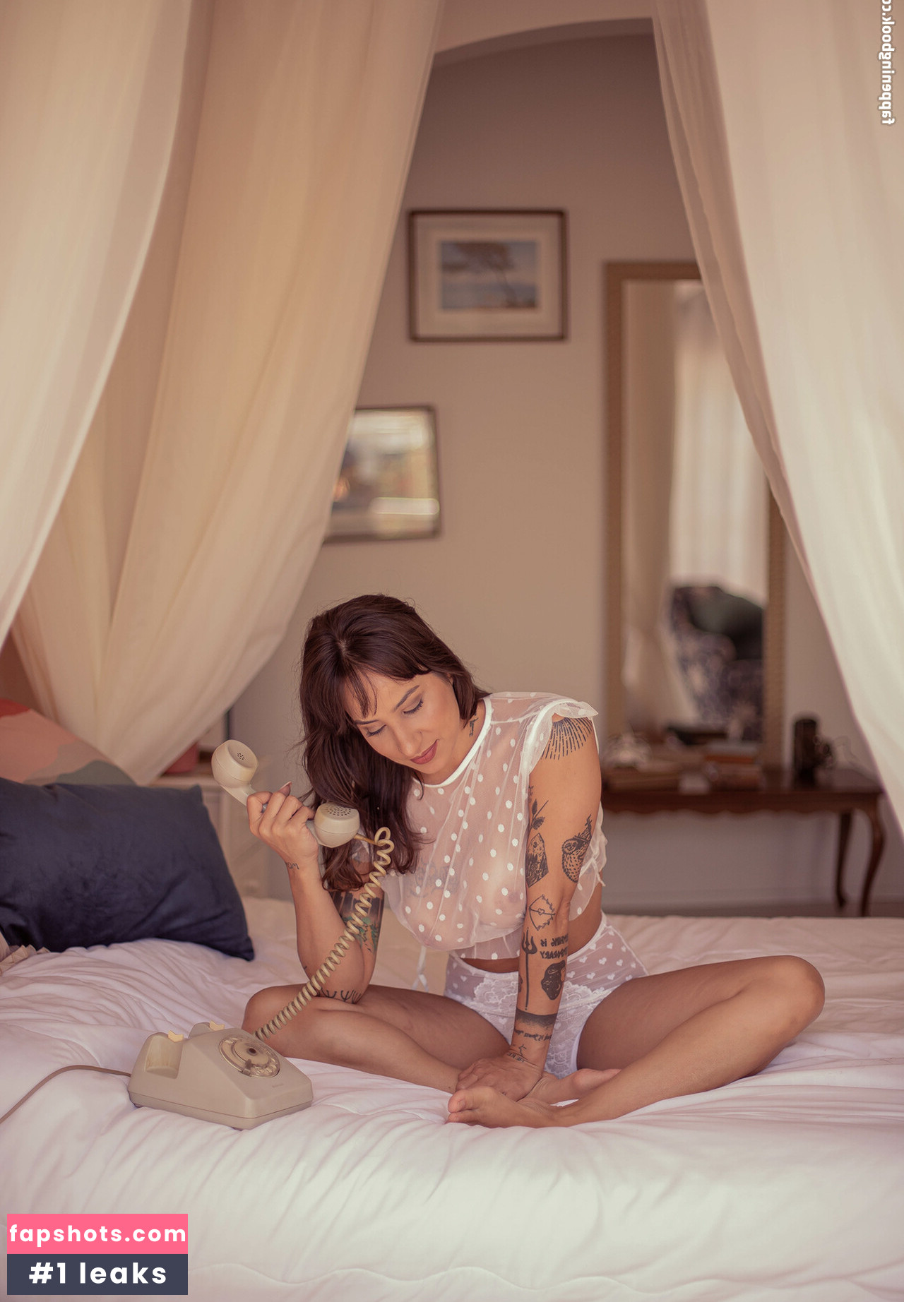 Thais Marin gallery photo #25