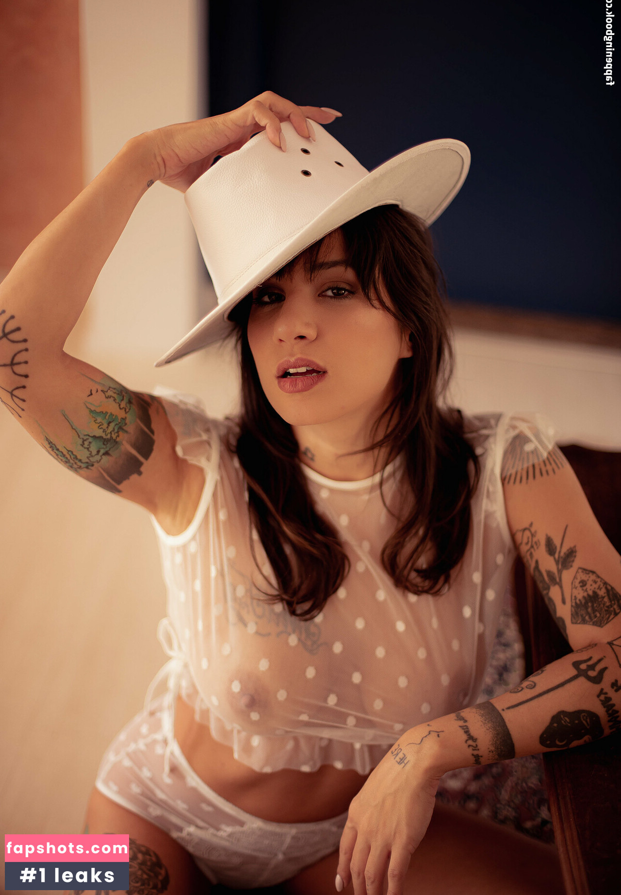 Thais Marin gallery photo #37