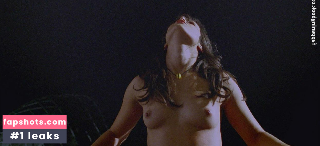 Thaís Simi gallery photo #7