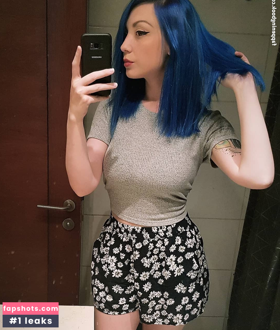 Thaísjoga gallery photo #10