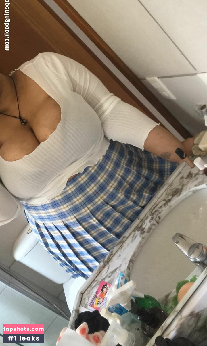 Thalia Brandão gallery photo #26