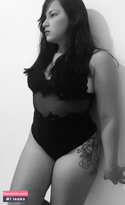 Thallyta Araujo gallery photo #3