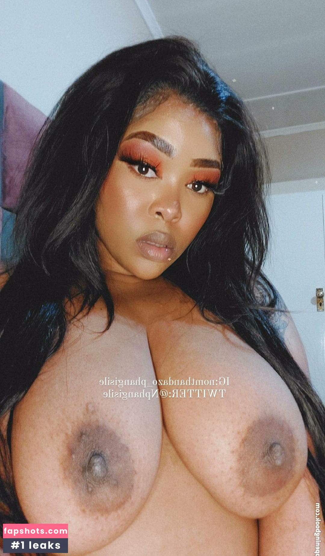 Thando gallery photo #6